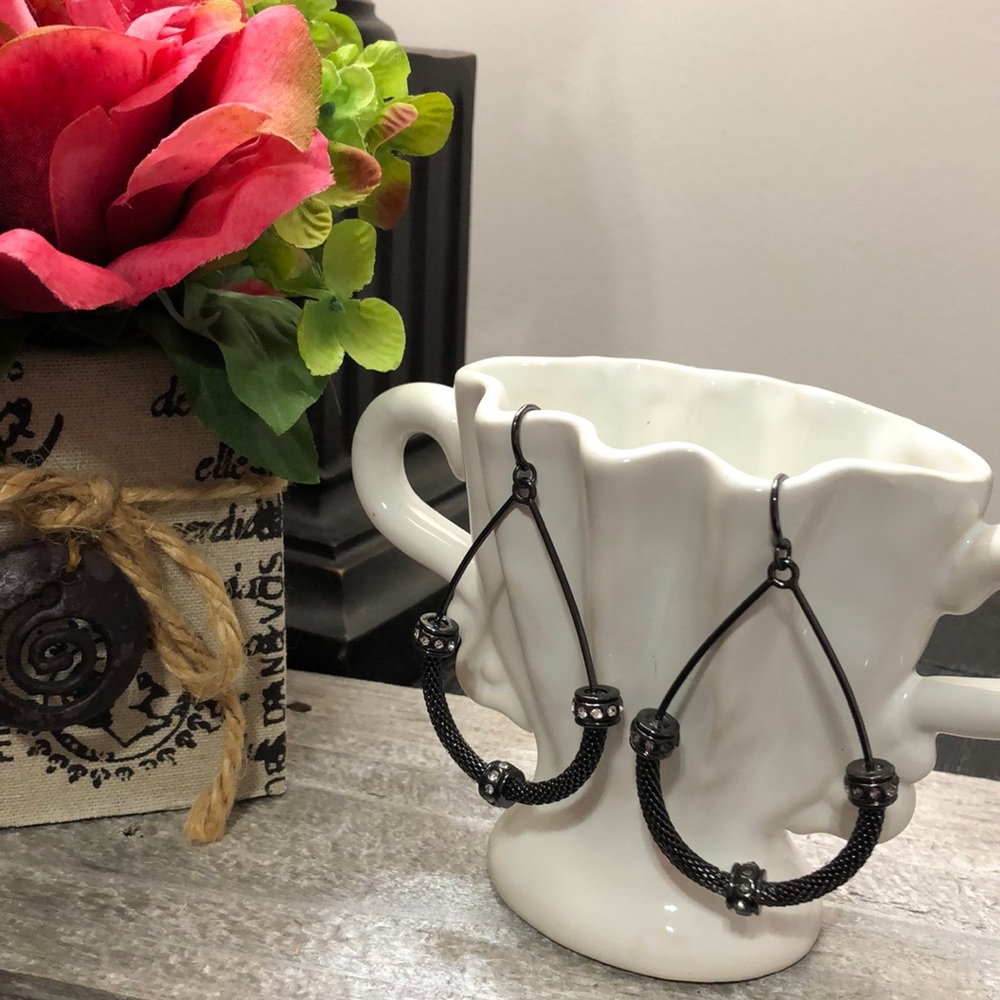 NWT Charcoal Black White House Black Market Pierced Drop Teardrop Earrings!